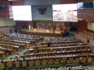 Paripurna Pembukaan Masa Sidang DPR Banjir Interupsi soal Pansus Pemilu