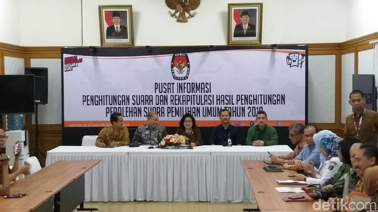 Menkes: 18 Petugas KPPS di DKI Meninggal, Penyebabnya Sakit Jantung-Stroke Menkes: 18 Petugas KPPS di DKI Meninggal, Penyebabnya Sakit Jantung-Stroke