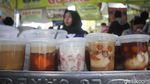 Laris Manis Takjil di Pasar Benhil