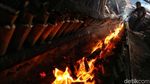 Melihat Pembuatan Lemang Saat Ramadhan