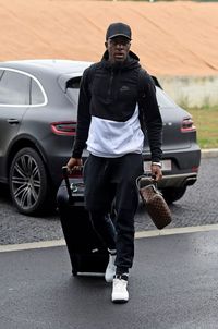 Divock Origi dan mobil Porsche Cayenne (Foto via wtfoot )