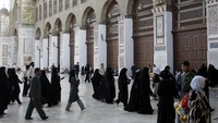 Pada tahun 636, Damaskus ditaklukkan oleh Khalid Bin Waleed. Di bawah kepemimpinannya, Gereja Yohanes Pembabtis membuka dirinya sebagai tempat beribadah umat muslim. (iStock)
