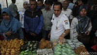 Bahkan Wakil Wali Kota Jakarta Pusat Irwandi mengunjungi pasar ini untuk berburu takjil.