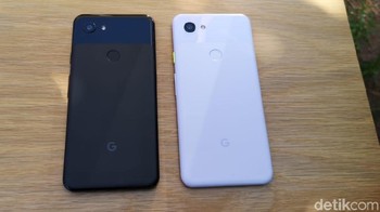 Pixel 3a dan 3a XL tersedia dalam tiga warna, yaitu Just Black, Clearly White, dan Purple-ish. Foto: Agus Tri Haryanto/inet