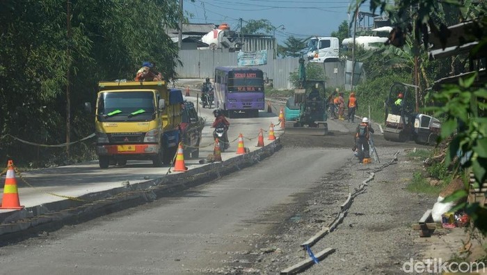Salah satu jalur mudik yang melintasi Banyumas (Foto: Arbi Anungrah/detikcom) Salah satu jalur mudik yang melintasi Banyumas (Foto: Arbi Anungrah/detikcom)