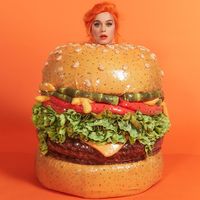 Tampil Nyentrik Sebagai Burger, Katy Perry Jadi Pusat Perhatian di Acara Met Gala