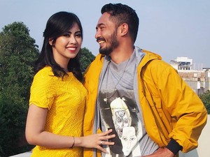 Pajang Foto Keluarga, Yama Carlos Damai Lagi dengan Istri?