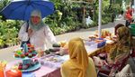 Warga Serbu Pasar Murah di Cempaka Putih