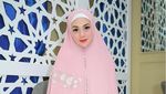 Gaya Hijab Istri Stefan William, Celine Evangelista yang Diisukan Mualaf