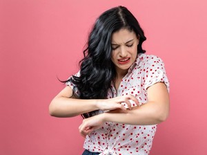 7 Cara Mengatasi Kulit Kering Agar Kembali Sehat dan Lembut
