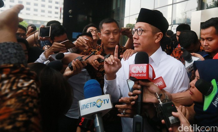 Menag Lukman Akhirnya Buka Suara soal Uang di Laci Meja Kerja