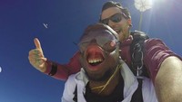 Cerita bermula saat Addo ingin melakukan sesuatu yang berbeda di ulang tahunnya ke 27. Dia memutuskan untuk skydiving di DC Skydiving Center di Virginia, Amerika Serikat. (jaddo301/Instagram)