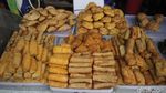 Laris Manis Takjil di Pasar Benhil