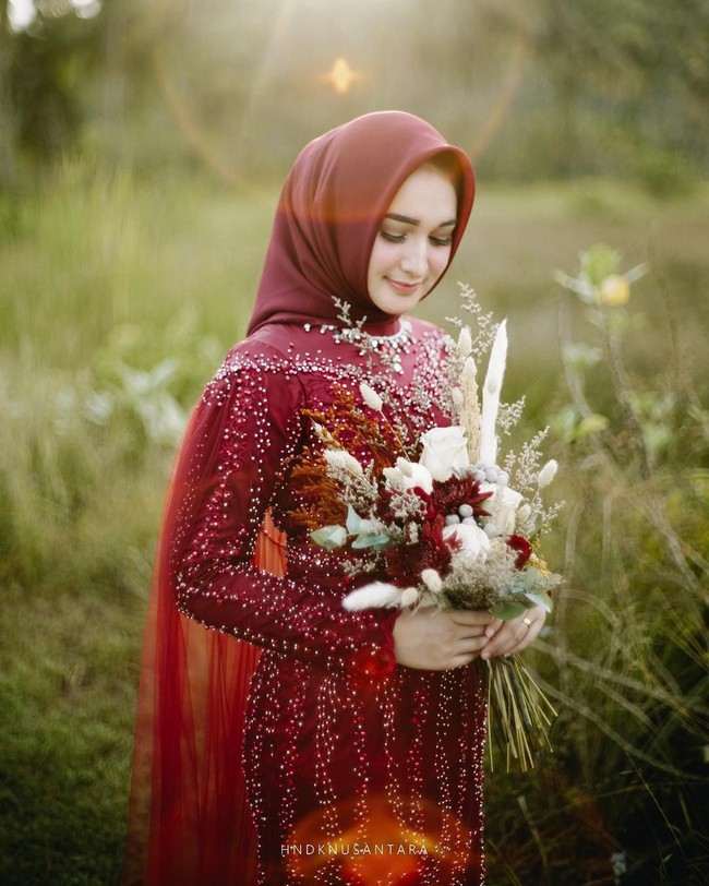 Zsalsa kini memiliki 449 ribu followers di Instagram. Foto OOTD-nya selalu dibanjiri likes oleh para fansnya. Foto: Instagram