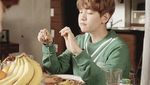 Imutnya Baekhyun EXO Saat Makan Jajangmyeon hingga Es Krim Wafer