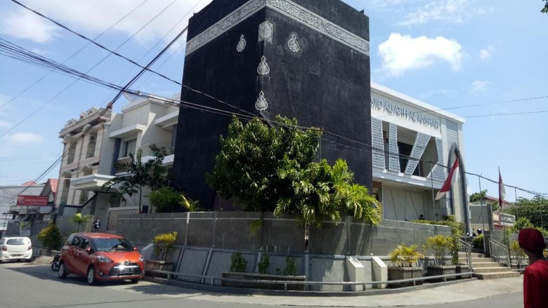 Masjid Kabbah di Sulawesi Selatan (Ibnu/detikcom) Masjid Kabbah di Sulawesi Selatan (Ibnu/detikcom)