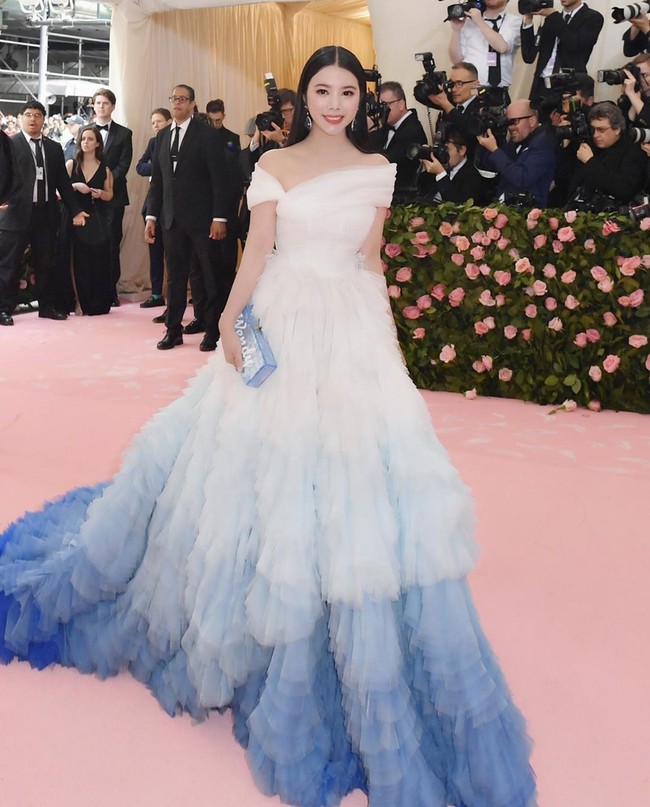 Wendy Yu adalah seorang pewaris, investor, sekaligus filantropis asal China. Millennial tersebut merupakan pendiri Yu Holdings dan orang Asia pertama yang pernah menjadi kontributor untuk Vogue. Foto: instagram @wendyyu_official