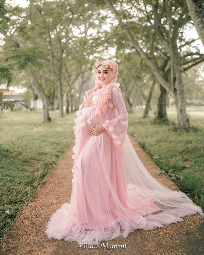  Tak hanya menjadi selebgram, Mutya memiliki sejumlah bisnis fashion yang sukses untuk para muslimah dan anak-anak. Foto: Instagram