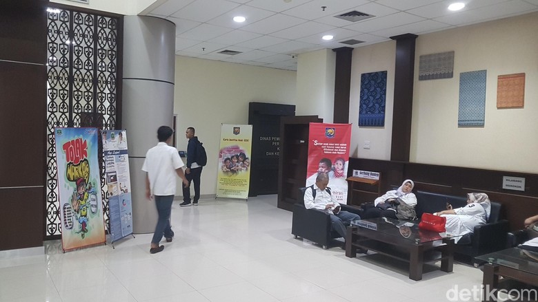 Masuk Jam 6 Pagi Saat Ramadhan, PNS Banten Telat hingga Salah Seragam Masuk Jam 6 Pagi Saat Ramadhan, PNS Banten Telat hingga Salah Seragam