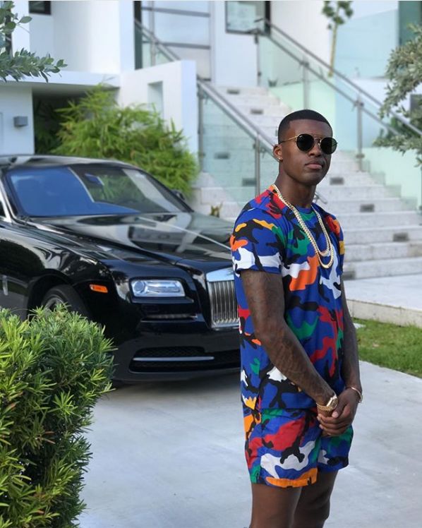 Wijnaldum dan Gayanya dengan Mobil Mewah
