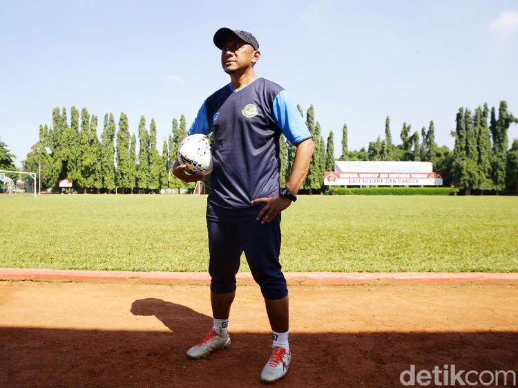 Melongok Aksi Rahmad Darmawan Meracik PS TIRA Persikabo