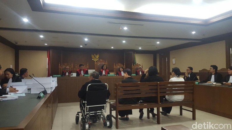 Suap Pejabat PUPR, Dirut PT WKE Dituntut 4 Tahun Penjara Suap Pejabat PUPR, Dirut PT WKE Dituntut 4 Tahun Penjara