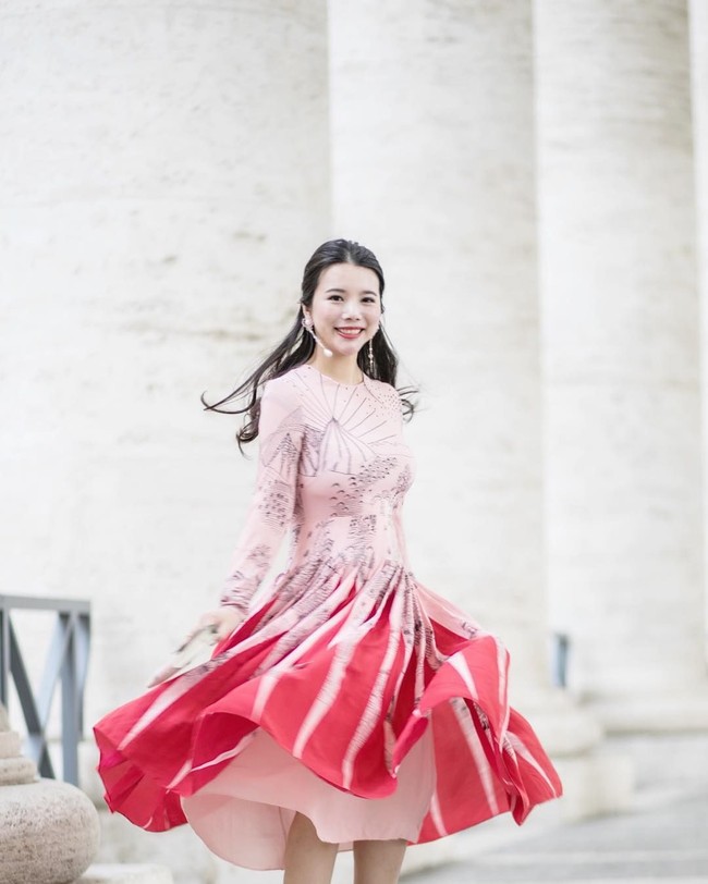 Awal tahun lalu, wanita yang datang dari keluarga pengusaha kaya itu pun dianugerahi jabatan Wendy Yu Curator in Charge untuk The Costume Institute Metropolitan Museum of Art (MET). Dilansir South China Morning Post, Wendy bisa mendonasikan hingga US$ 4 juta (Rp 57 miliaran) untuk posisi tersebut. Foto: instagram @wendyyu_official