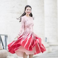 Awal tahun lalu, wanita yang datang dari keluarga pengusaha kaya itu pun dianugerahi jabatan Wendy Yu Curator in Charge untuk The Costume Institute Metropolitan Museum of Art (MET). Dilansir South China Morning Post, Wendy bisa mendonasikan hingga US$ 4 juta (Rp 57 miliaran) untuk posisi tersebut. Foto: instagram @wendyyu_official