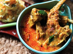 Di Sini Ada Es Temon dan Kari Domba Al Hambra Untuk Berbuka