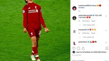 ‘Mood’ tulis Trent Alexander Arnold yang memajang fotonya begitu senang merayakan kemanangan dramatis Liverpool. Foto: Instagram