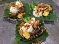 Uduk Bro: Buka Puasa Pakai Nasi Uduk Kekinian Berlauk Lele dan Bebek