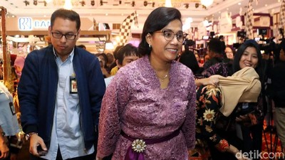 Berkebaya Pink, Sri Mulyani Buka DhawaFest Pesona 2019