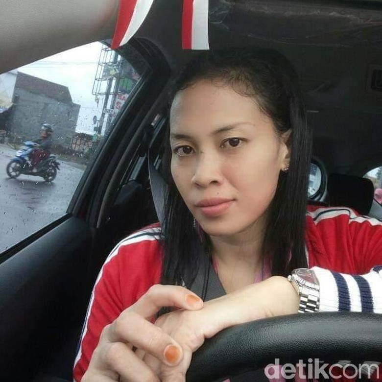 Cerita Yuni, Sopir Taksi Online yang Bawa Jenazah di Garut Cerita Yuni, Sopir Taksi Online yang Bawa Jenazah di Garut