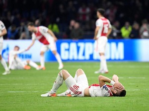 Ajax Dicibir Mourinho dan Van Gaal
