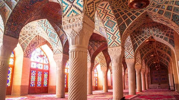 Masjid Nasir Al Mulk di Iran