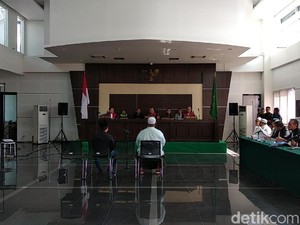 Saksi Ungkap Kisah Racun dan Lipstik Habib Bahar Palsu di Bali
