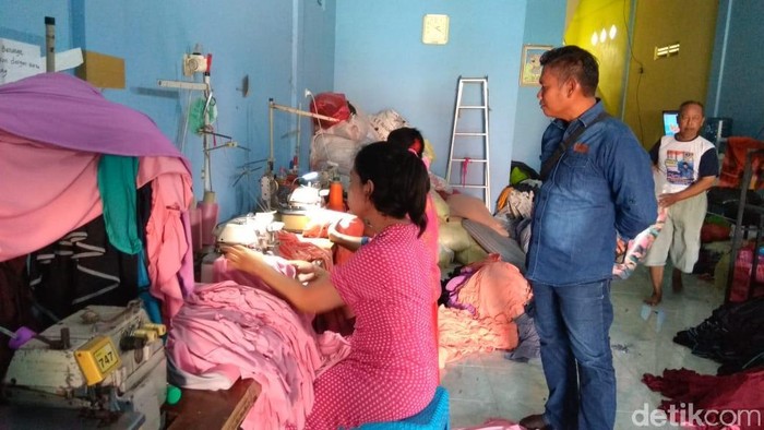 Keluh Perajin Hijab Lamongan yang Sepi Pesanan Saat Ramadhan