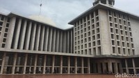 Sejak masjid ini berdiri, belum pernah dilakukan renovasi total. Hanya ada renovasi sebagian yang sifatnya pemeliharaan rutin (Isfari Hikmat/detikcom)