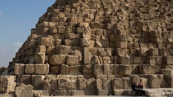 Bukti terkini yang ditemukan para arkeolog memperlihatkan, orang zaman Mesir Kuno mengangkut lebih dari 170.000 ton batu kapur untuk membangun Piramida Agung Giza, menggunakan perahu yang dibuat khusus. Foto: Getty Images