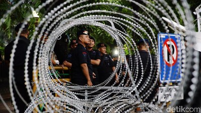 Kivlan Zein dkk Batal Demo, Polisi-TNI Tinggalkan KPU
