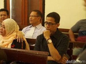 Ayah Vanessa Angel Akhirnya Hadiri Sidang Anaknya