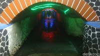 Lorong atau terowongan Blothong adalah lorong sungai bawah tanah yang dibangun pemerintah Belanda pada tahun 1839. (Arbi Anugrah/detikcom)