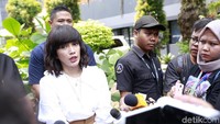 Semoga kasusnya segera selesai dan tak ada lagi bullying baik untuk Ussy dan keluarga maupun lainnya! Pool/Palevi S/detikFoto.
