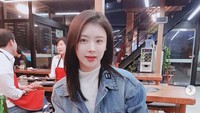 Artis multitalenta itu juga kerap menjadi model karena paras cantiknya. Dok. Instagram/lovely_shyong