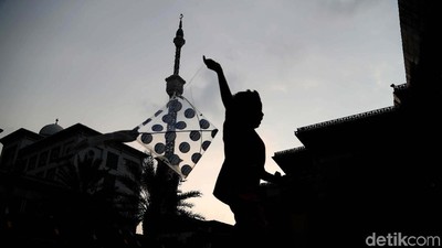 Keceriaan Anak-anak Bermain di JIC Meski Tengah Puasa