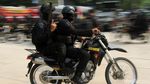 Penampakan Kivlan Zen dan Massa Pita Kuning Saat Bergerak ke Bawaslu