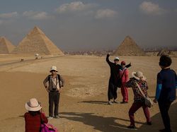 Kemegahan Piramida dan Misteri yang Melingkupinya