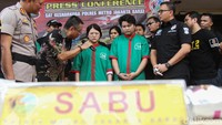 Total empat orang berhasil ditangkap dalam kasus ini.