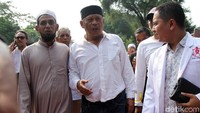 Aksi ini juga dihadiri oleh Eggi Sudjana.