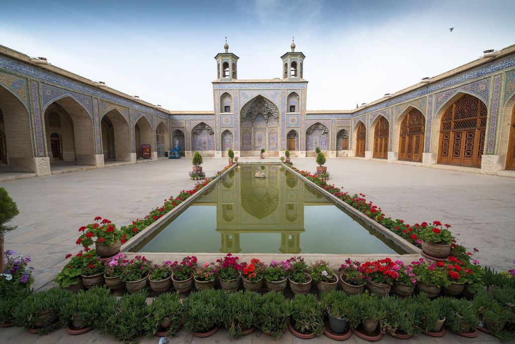 Masjid Nasir Al Mulk di Iran
